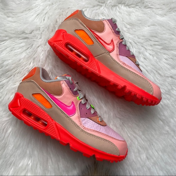 Nike Air Max 90 Platinum Crimson - Picture 2 of 7